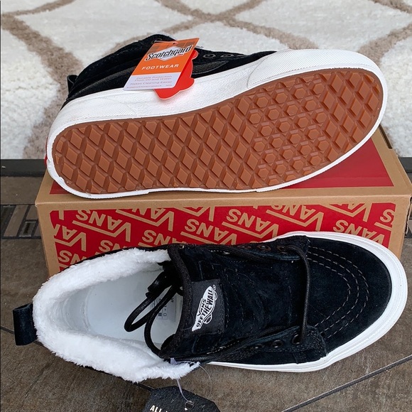 VANS SK8-Hi MTE Black/Black/Marshmallow WMNS - Picture 3 of 16